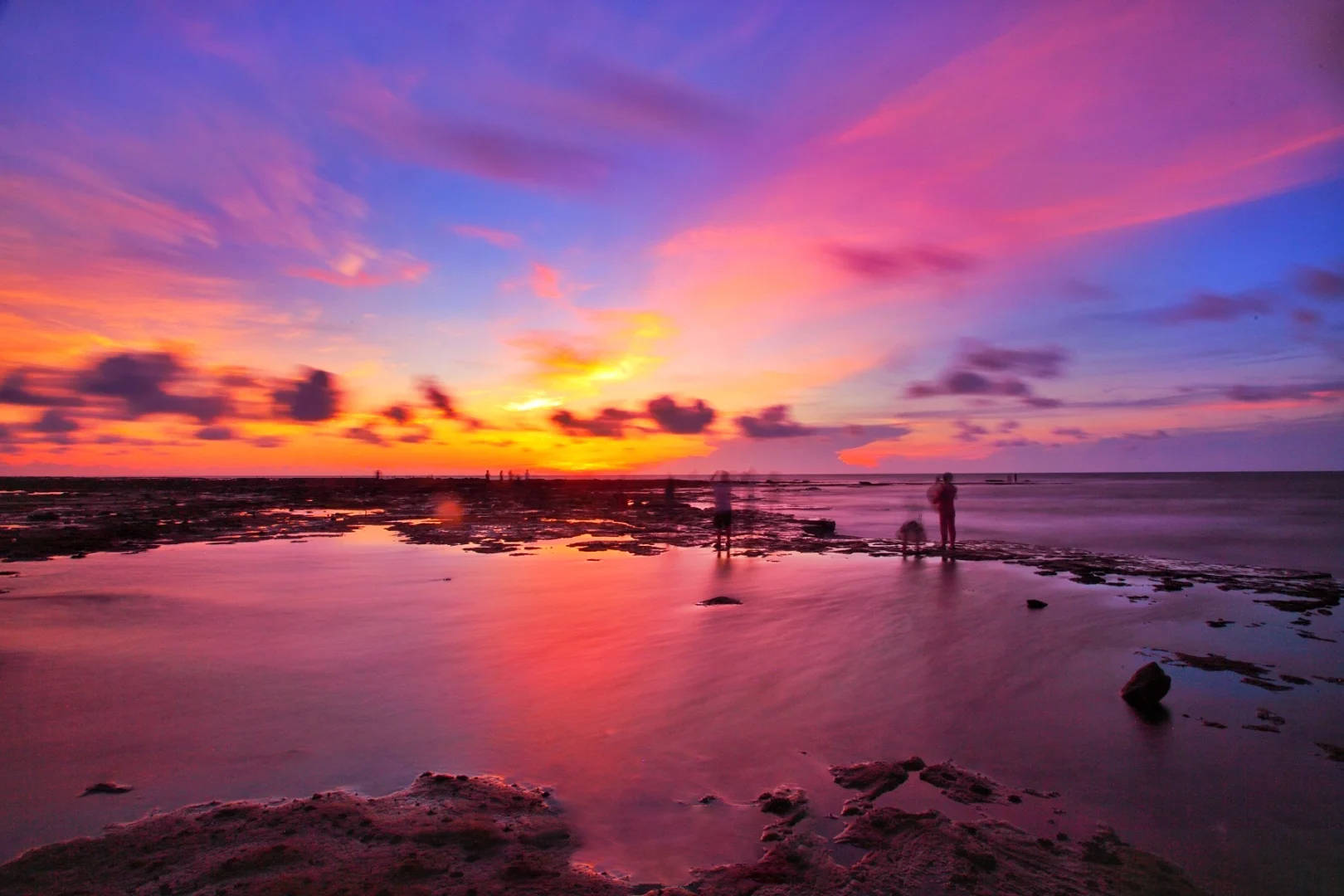 气榜：海岛党建游与精品小团定制推荐澳门新葡京2025年涠洲岛旅行社人(图1)